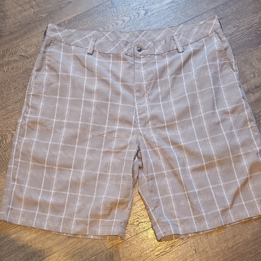 Ping Men's Checkered Tan Golf Shorts Size 40